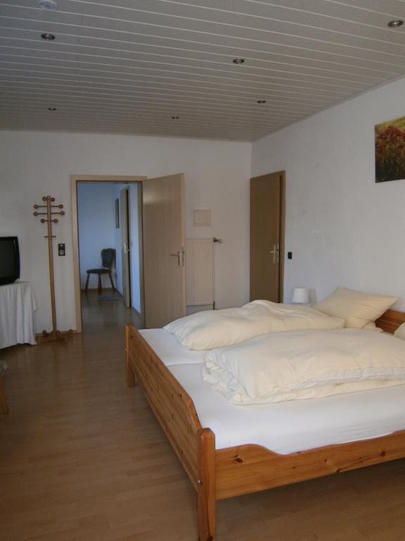 Hotel Strauss Waldbronn Quarto foto