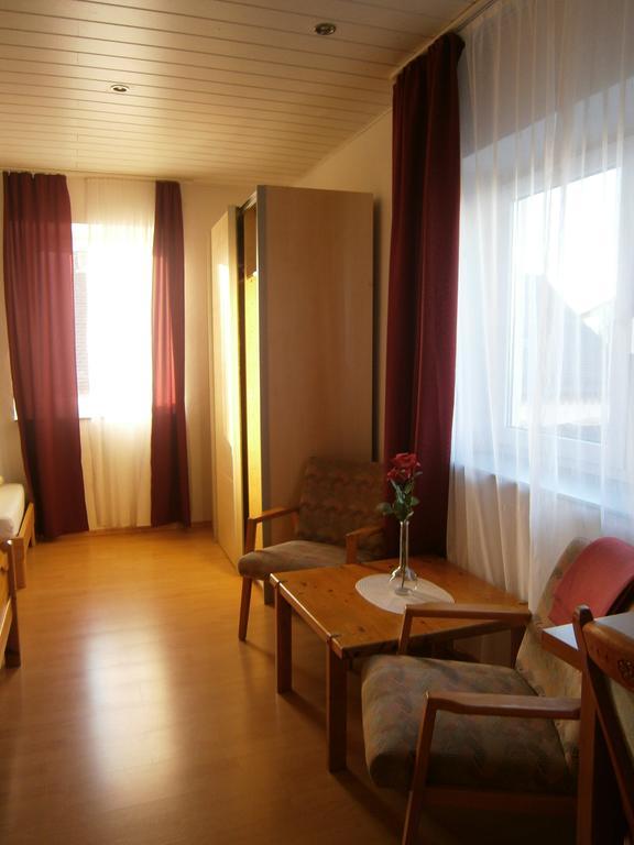 Hotel Strauss Waldbronn Quarto foto