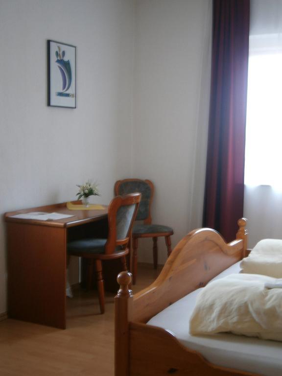 Hotel Strauss Waldbronn Quarto foto