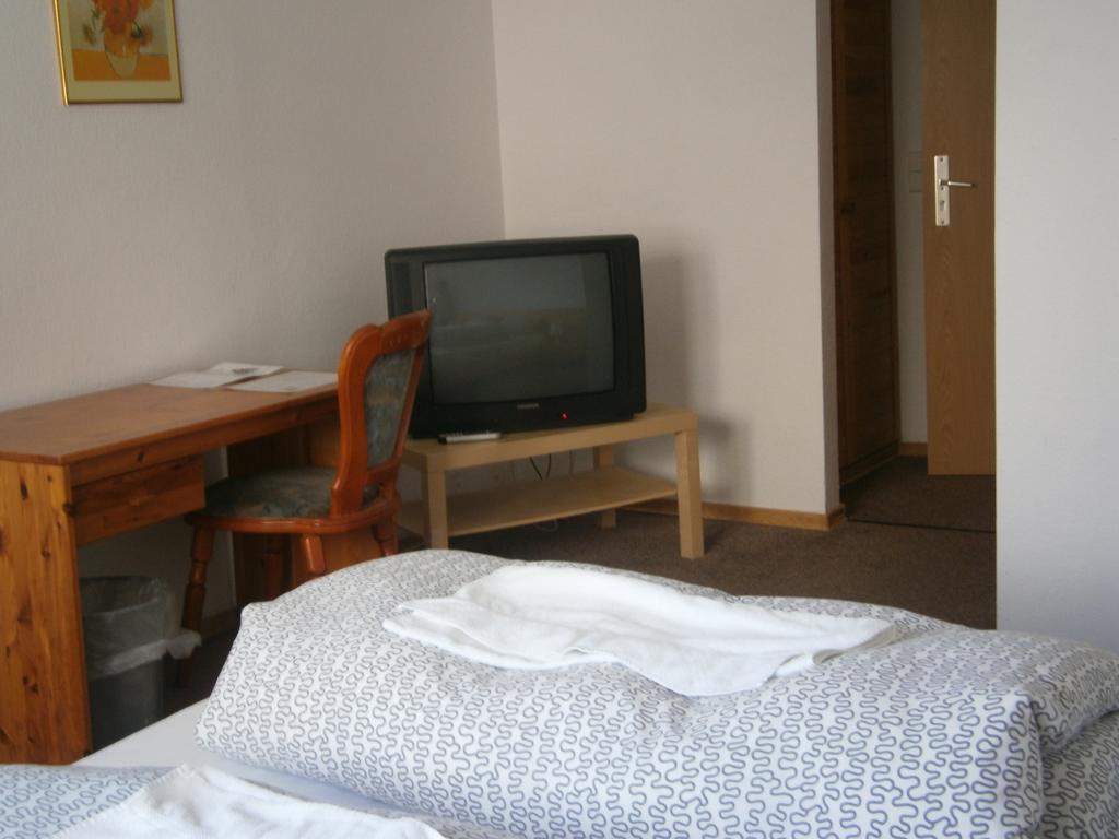 Hotel Strauss Waldbronn Quarto foto
