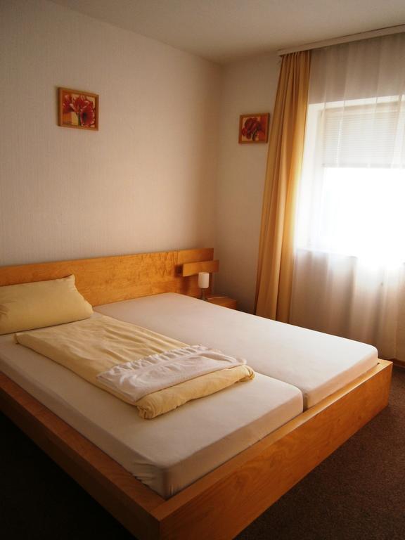 Hotel Strauss Waldbronn Quarto foto