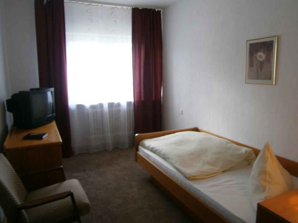 Hotel Strauss Waldbronn Quarto foto