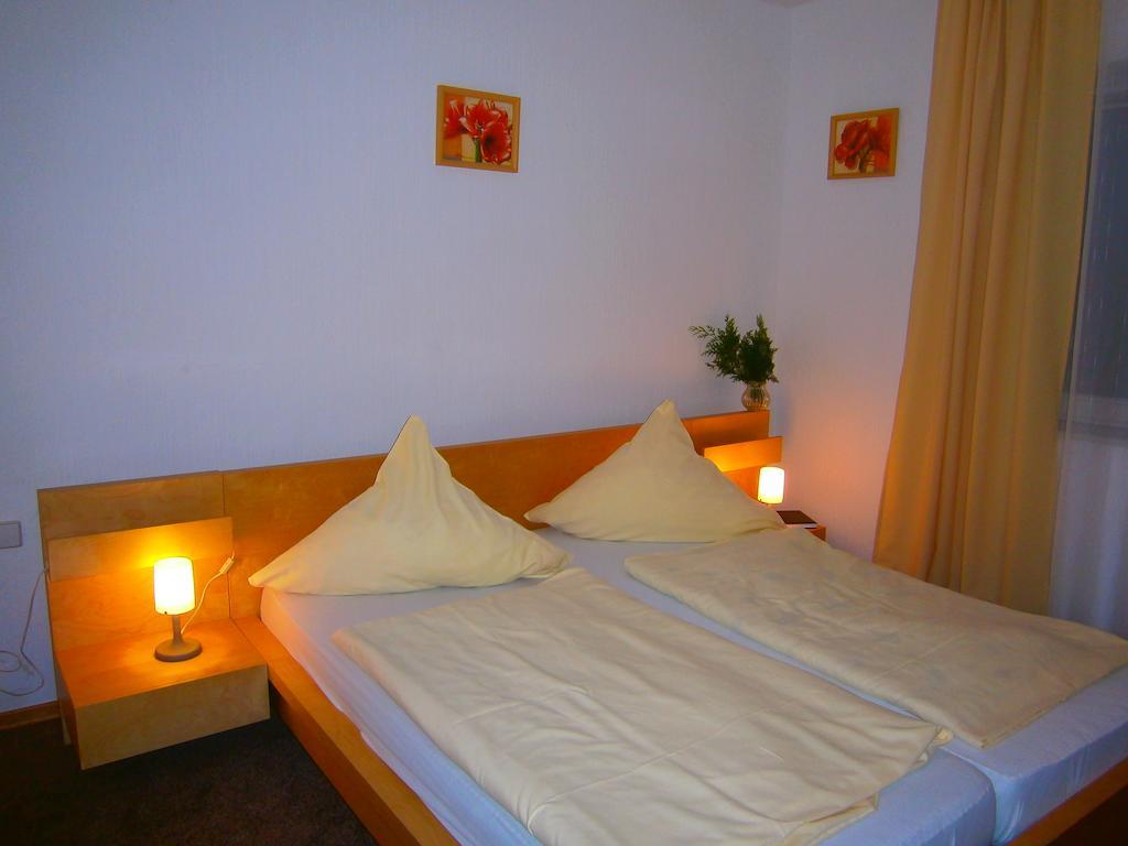 Hotel Strauss Waldbronn Quarto foto