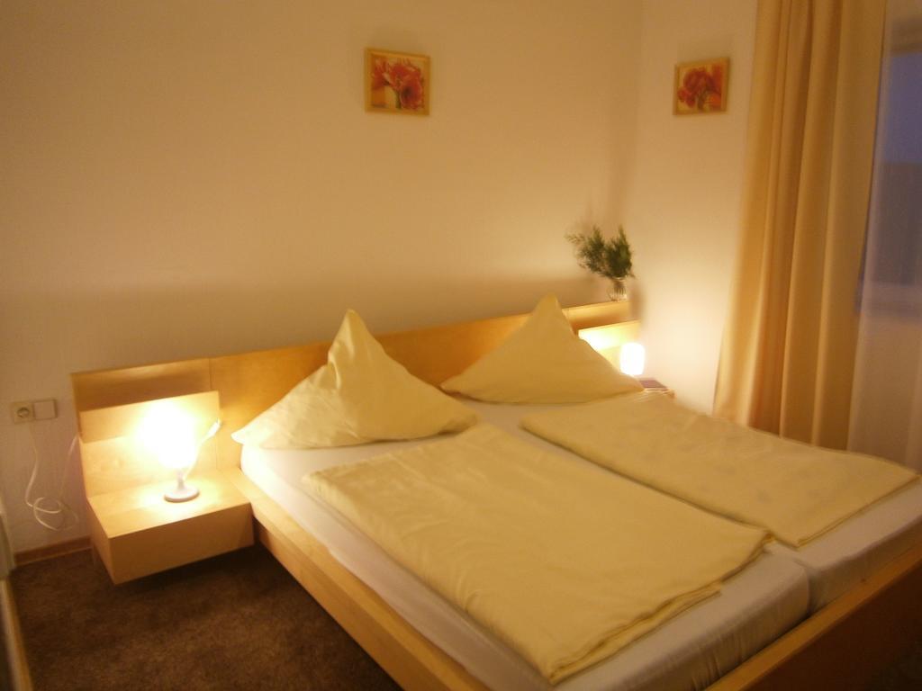 Hotel Strauss Waldbronn Quarto foto
